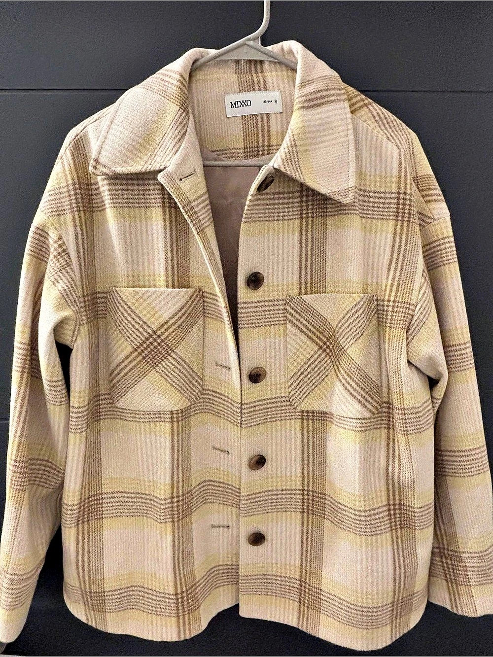 MIXXO Plaid Shacket in Cream & Brown Size Medium Like New